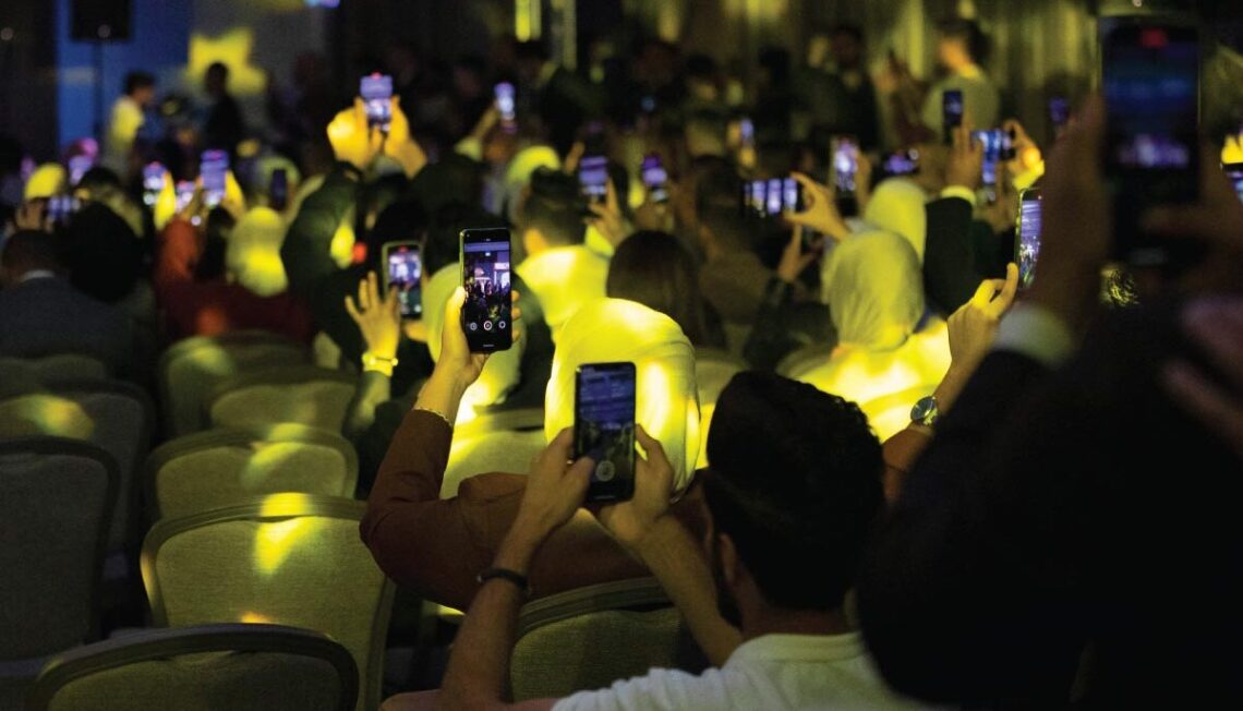 سياسة تسجيل الهواتف النقالة في العراق: خطر غير مرئي على الخصوصية والحقوق الرقمية