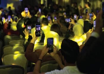 سياسة تسجيل الهواتف النقالة في العراق: خطر غير مرئي على الخصوصية والحقوق الرقمية